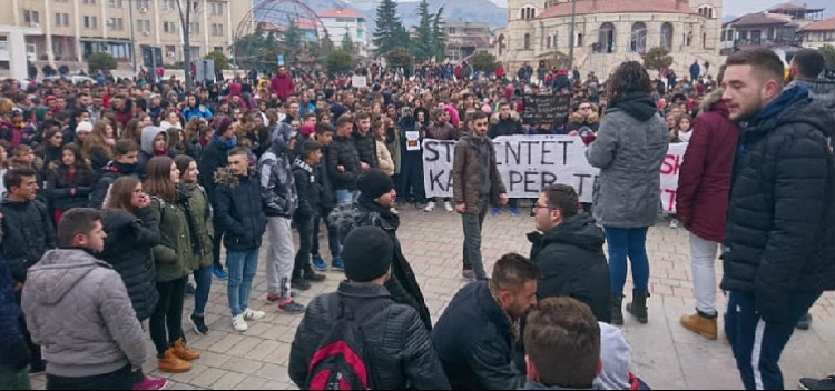 Studentët sërish në protesta, të pakënaqur me qeverinë, asnjë përfitim
