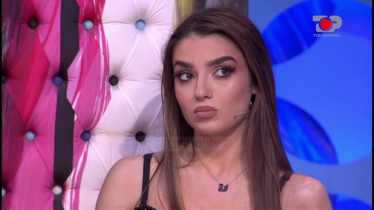 Sindi e Përputhen i befason të gjithë, sjell emisionin e ngjashëm me Përputhen, zbulohen DETAJET