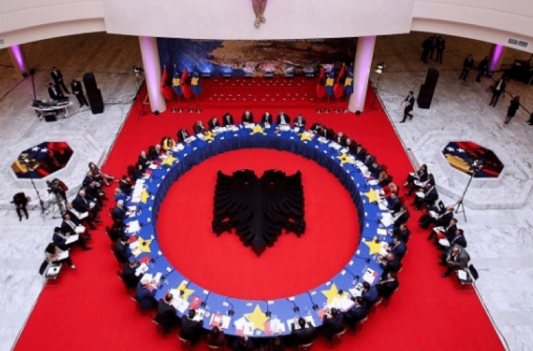 Festat e Nëntorit/ Mbledhje e përbashkët e qeverive Shqipëri-Kosovë