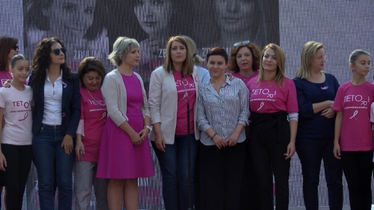 'Jeta është e shtrenjtë!' Mesazh i fortë i dy grave që luftojnë me kancerin e gjirit[VIDEO]
