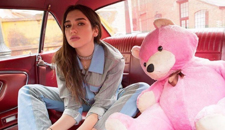 Dua Lipa në kopertinën e revistës britanike: Ndjehem kaq e nderuar! [FOTO]