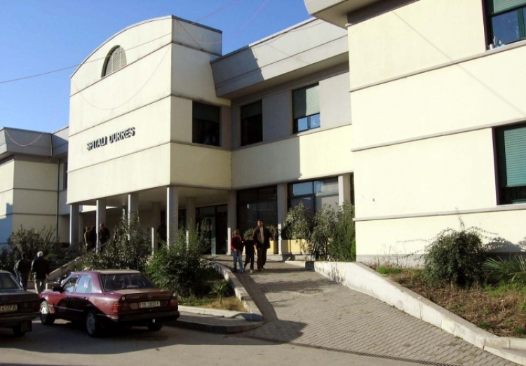 Disa persona të paidentifikuar kanë tentuar të grabisin Spitalin e Durrësit, policia në kërkim të autorëve