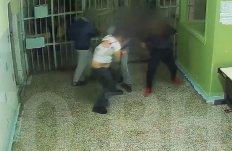 Vrasja e Arbër Bakos në burg, reagojnë mediat greke: Larje hesapesh mes bandave...
