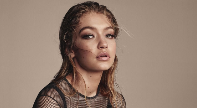 Gigi Hadid i bën të gjithë fansat për budallenj me shakanë e saj për 1 Prill [FOTO]