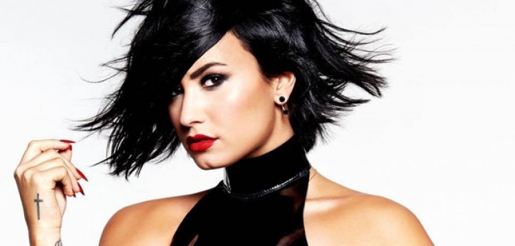 Demi Lovato rikthehet e penduar  [FOTO]