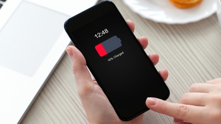 Si ta bëni smartphonin tuaj të mbajë bateri më gjatë