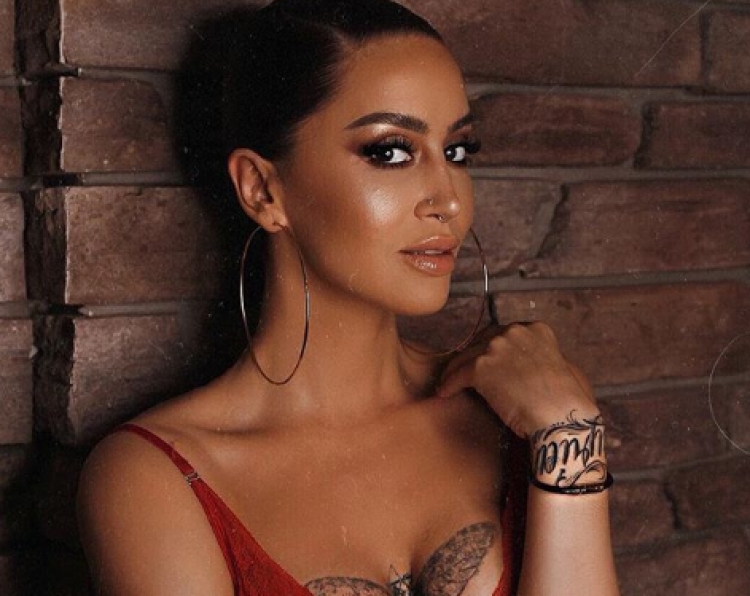 Pasi publikoi klipin e ri, Dafina Zeqiri sulmohet sërish nga… [FOTO]