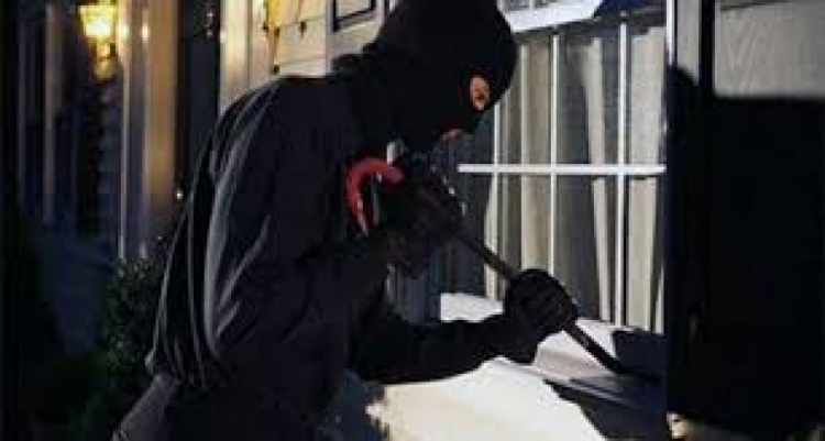 Librazhd, grabiti filialin e një banke gjatë natës, arrestohet shtetasi Nuredin Sula