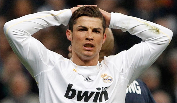 Skandali/ Cristiano Ronaldo hetohet pasi fshehu 150 milionë euro