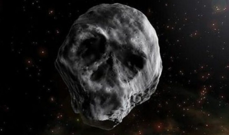Asteroidi i frikshëm në formën e kafkës është duke ardhur drejt Tokës, shikoni pamjet