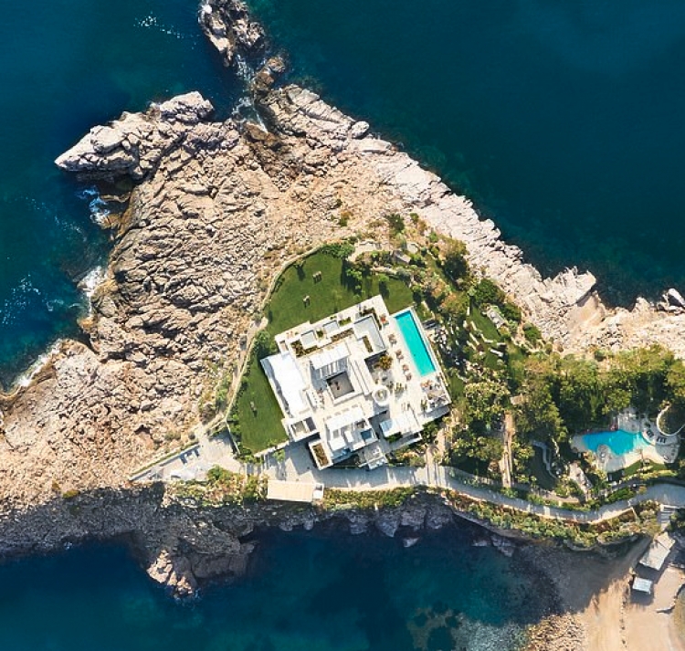 Një ishull me qira në Ibiza, sa do të paguani për një javë [FOTO]