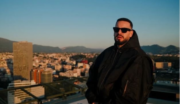 Capital T nuk tërhiqet pas reagimeve të policisë, del sërish në mbështetje të studentëve: Më dhemb zemra kur...
