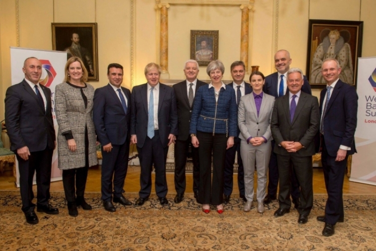 Londër, kryeministrja britanike Theresa May ka pritur në një takim të posaçëm liderët e Ballkanit Perëndimor