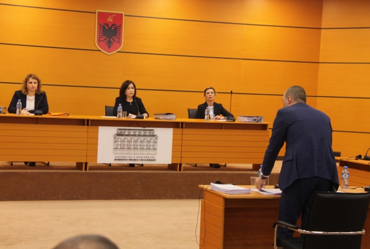 Gjyqtari që nuk justifikoi dot 140 mijë euro-t, kërkon rikthimin në detyrë