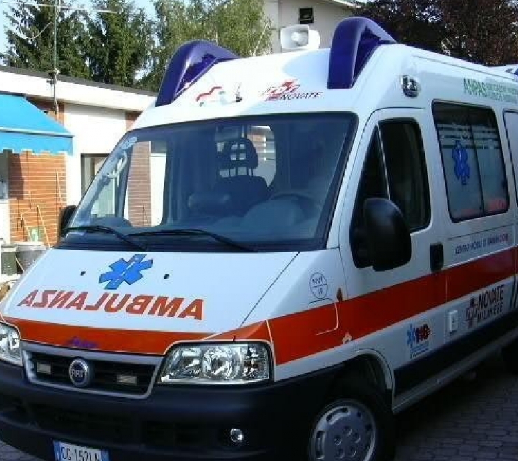 Vlorë,18-vjeçarja humb ndjenjat në klasë, ndërron jetë rrugës për në spital