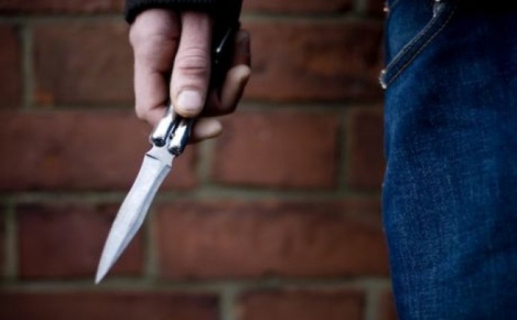 Sherr mes dy të rinjve në Borsh, plagoset 17-vjeçari