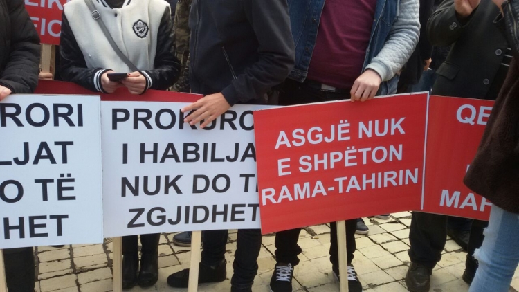 Protesta para parlamentit, çfarë kërkojnë qytetarët [Foto]