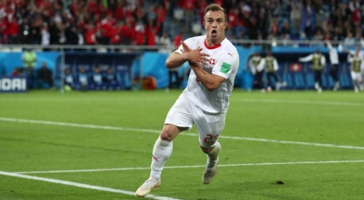 E pyesin për festimin me SHQIPONJË, Shaqiri përgjigjet si një profesionist i vërtetë: Jam shumë i...