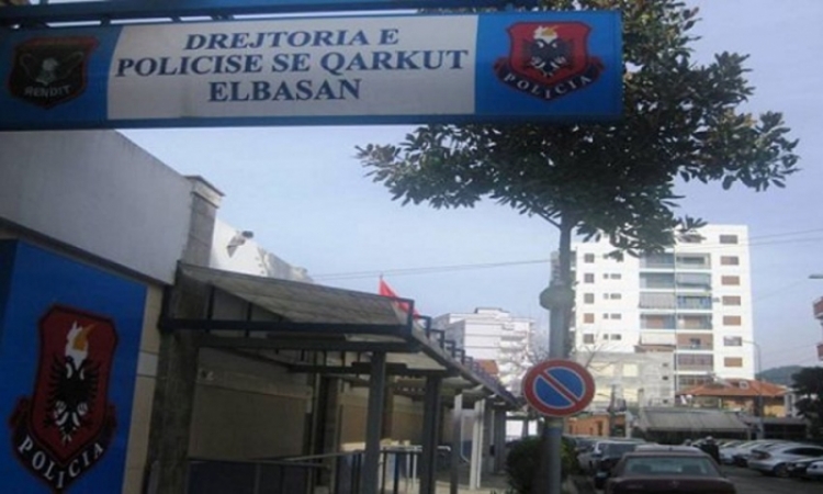 Elbasan, arrestohet shtetasi me iniciale E.P, 32-vjeçar, tentoi të grabisë me dhunë një banesë