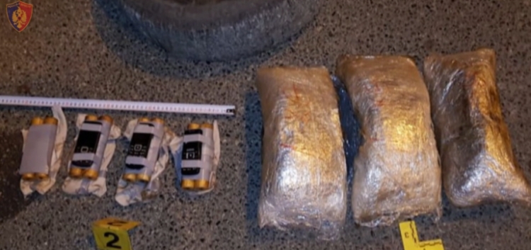 Sekuestrohen mina, armë dhe drogë në Lezhë. 4 në pranga, 15 të shoqëruar [VIDEO]