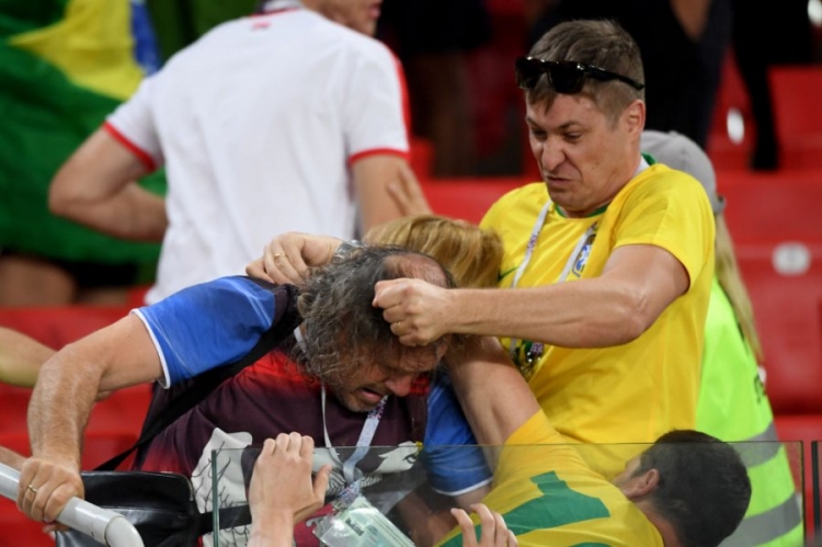 Rusi 2018/ Tifozët brazilianë çmenden, kërcënojnë dhe sulmojnë lojtarët! Ja gjendja e tyre...