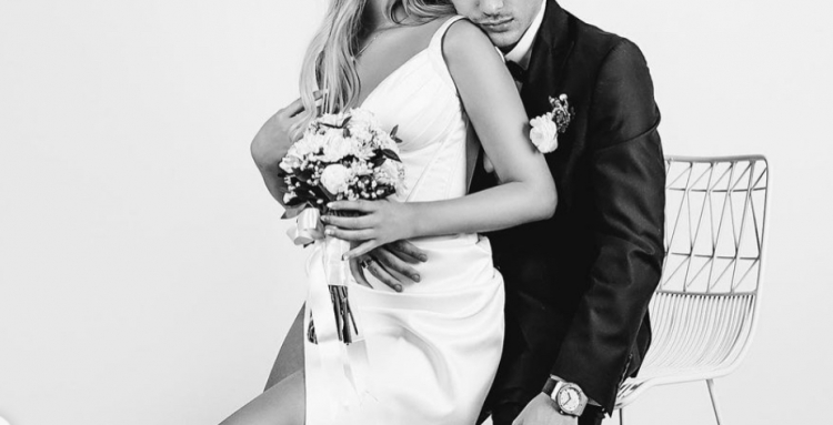 Na la pa fjalë! Reperi shqiptar i jep fund beqarisë, MARTOHET me partneren seksi!