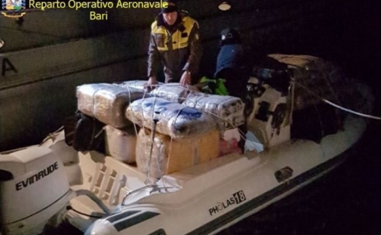Shifra rekord, në 2017 Guardia di Finanza sekuestroi 36 tonë marjuanë nga brigjet shqiptare, si dhe janë arrestuar 52 trafikantë