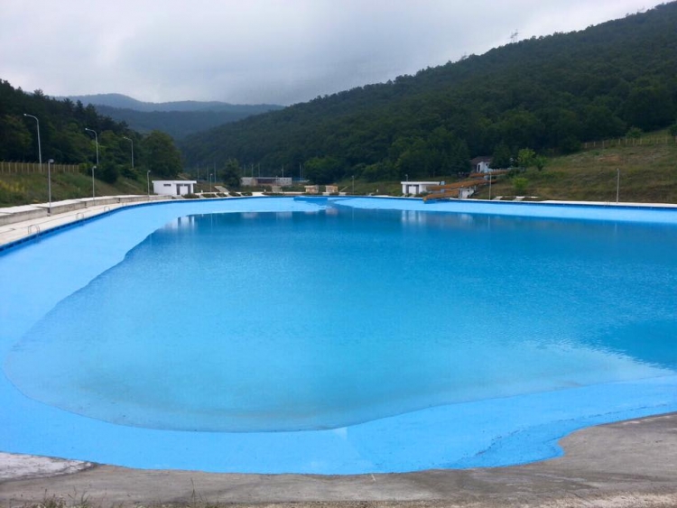 Tragjike në Kavajë, mbytet në pishinë një 8-vjeçar