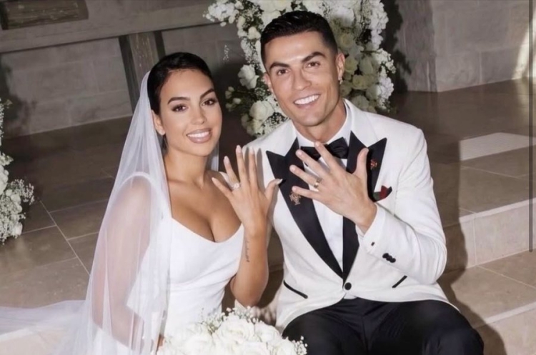 ZYRTARE! Cristiano Ronaldo dhe Georgina Rodriguez kurorëzojnë dashurinë e tyre në martesë!