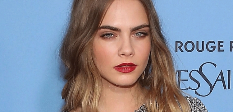 Cara Delevingne dhe këngëtarja amerikane, romancë nëpër Europë