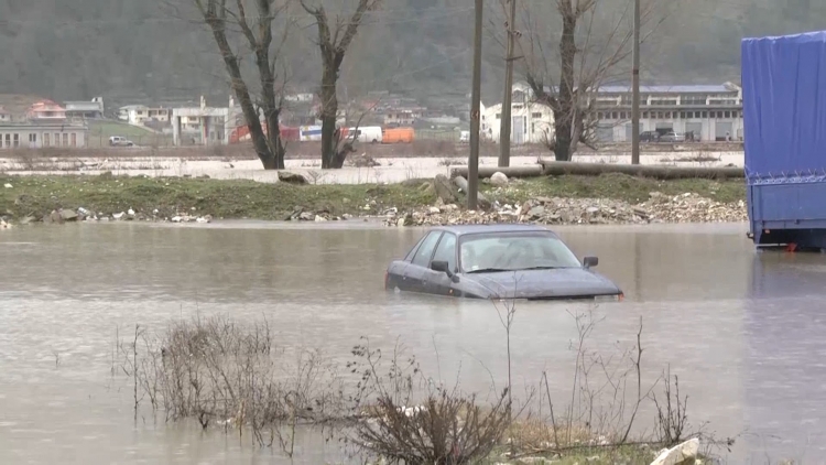 Përmbytjet në vend, Policia e Shtetit në gatishmëri të përforcuar