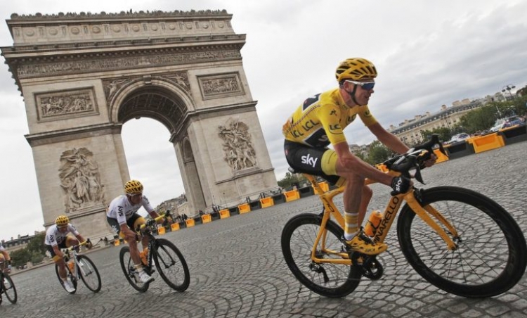 Chris Froome bën “poker”, triumfon në Turin e Francës