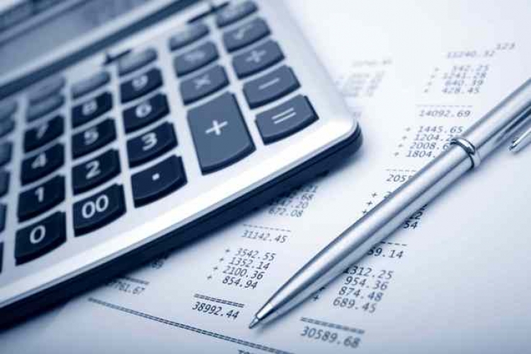 Ministria e Financave thjeshton procedurat, ja cilat janë dokumentet dhe taksat që mund të paguani online...