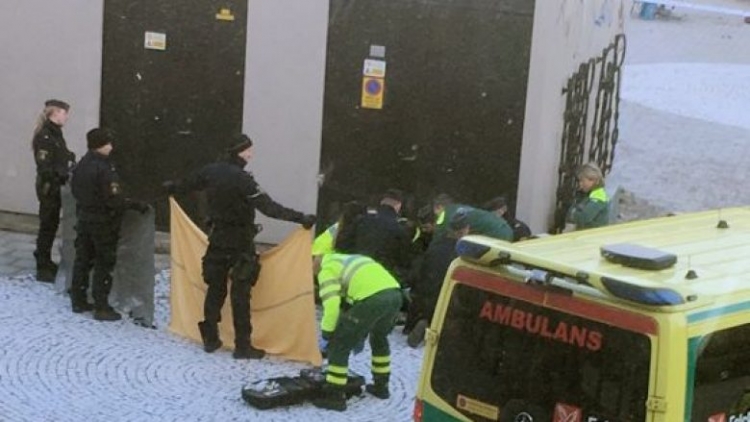 Sulm terrorist? Një i vdekur dhe disa të lënduar në metronë e Stokholmit