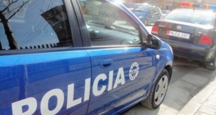 Elbasan, policia rrugore aksion për rregullat e qarkullimit, ndalohen dy persona