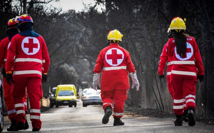 42-vjeçarja vdes në spital, duke e çuar në 88 numrin e viktimave të zjarrit në Greqi