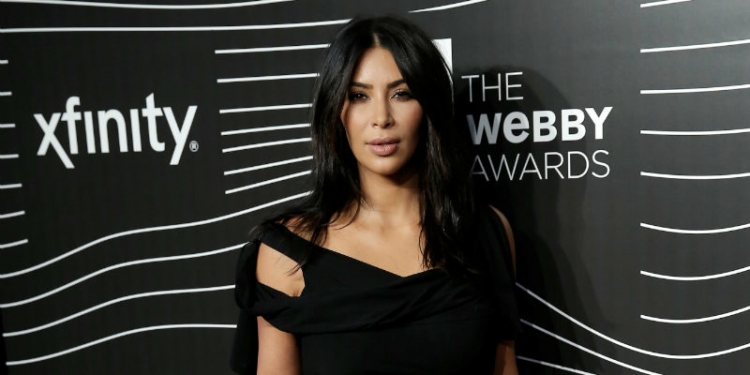Kim Kardashian largohet nga shtëpia për një arsye të veçantë [FOTO]