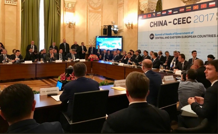 Mesi në Hungari, Shqipërisa firmos dy marrëveshje me Kinën për doganat dhe energjinë