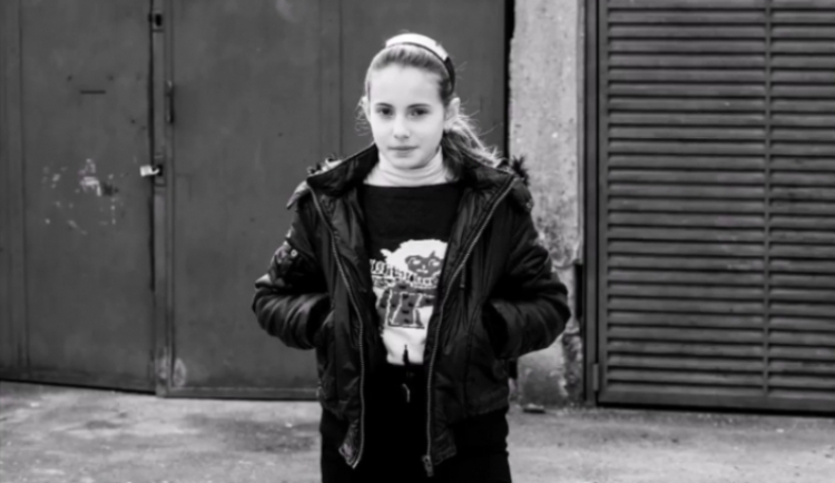 Shkodër, ndërron jetë papritur në kishë 13-vjeçarja e quajtur Loredana, Dom Artur Jaku i kushton dedikim prekës