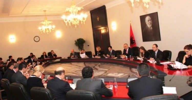 Ministri i Ramës kundër Ilir Metës për qeverinë teknike