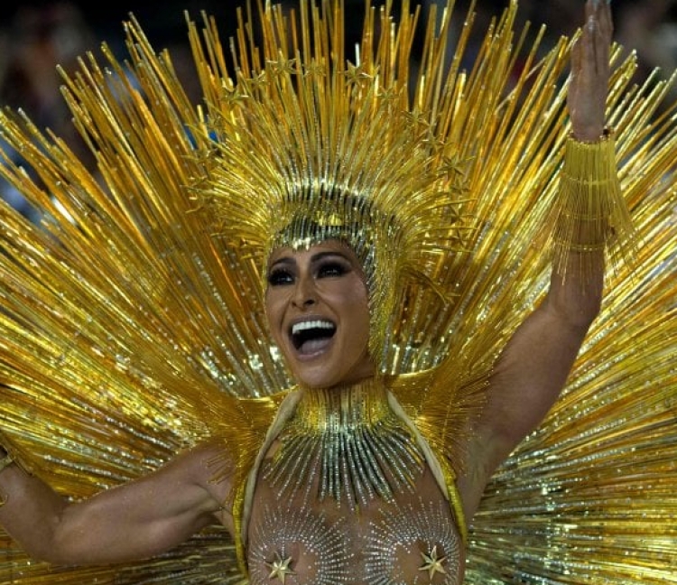 Karnavale në Brazil, një ‘uragan’ ngjyrash e muzikë [FOTO]