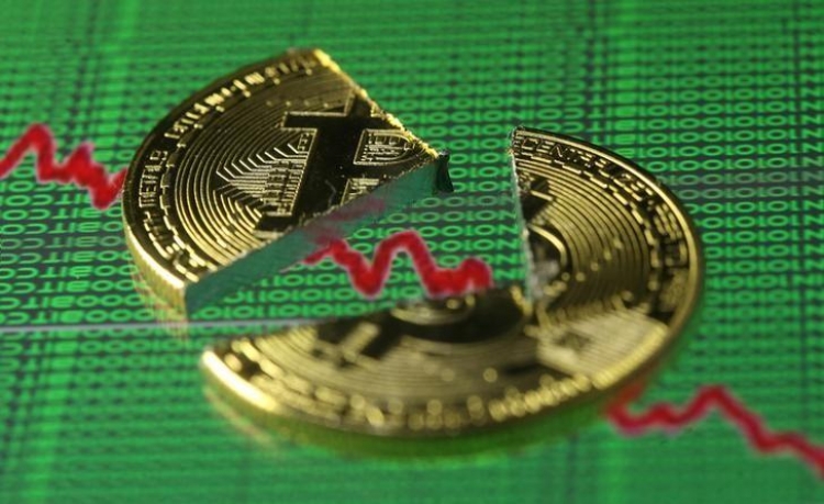 Bitcoin drejt fundit? Investimet në rrezik, rënie 40% për vetëm 14 ditë