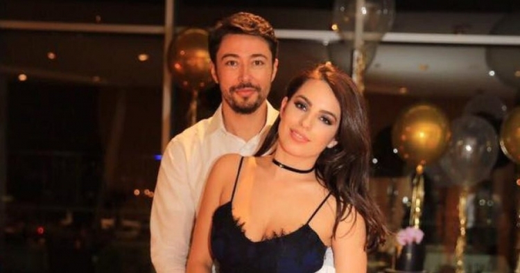 “Je akoma e martuar?”, Armina Mevlani i kthen ndjekësit përgjigjen që nuk e priste