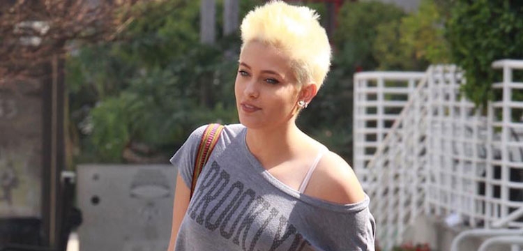 Dëshpërimi i Paris Jackson: Para 4 vitesh tentova të vetëvritem, të gjithë më urrejnë ende! [FOTO]