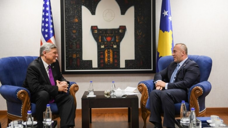 Edhe pas takimit me ambasadorin amerikan, Ramush Haradinaj nuk heq dorë nga taksa ndaj Serbisë