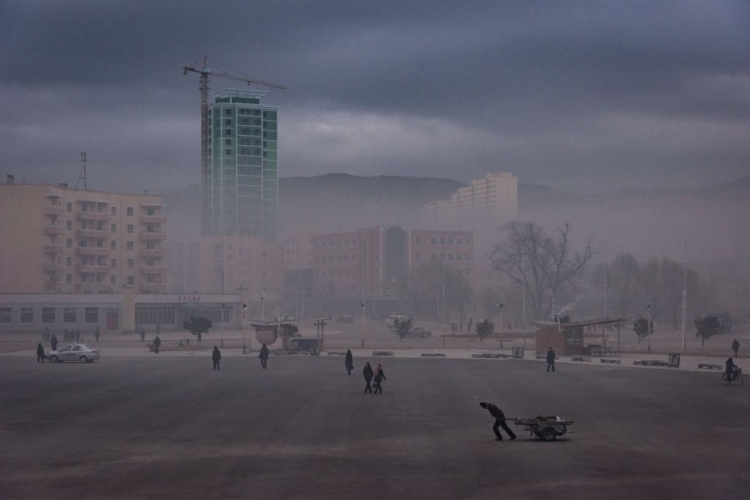 Fotot e bregut lindor të Koresë së Veriut tregojnë jetën e vështirë larg kryeqytetit [FOTO]