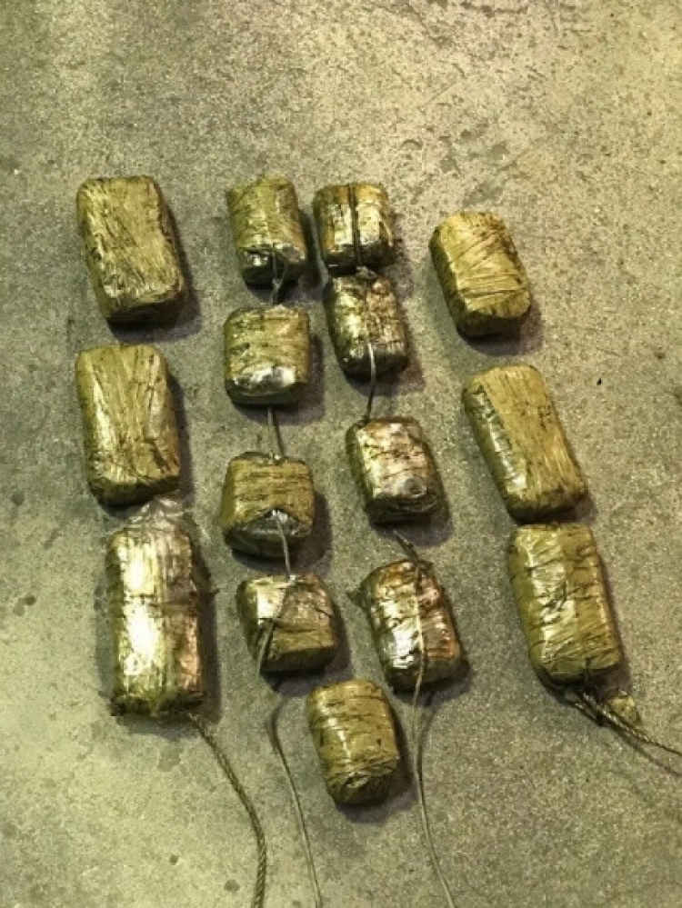 Napoli, arrestohen 3 shqiptarë dhe 11 italianë për trafikim droge, 8 kilogramë heroinë dhe 520 mijë euro të sekuestruara