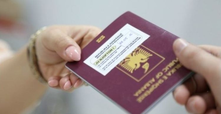 Skadimi i pasaportave, nuk lejohet për askënd dalja jashtë vendit në 3 muajt e fundit [FOTO]