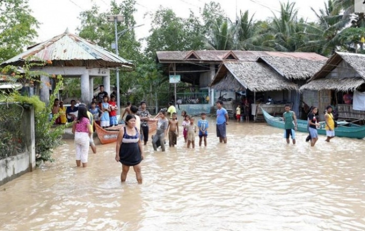 Rëndohet bilanci tragjik nga stuhia në Filipine, 164 të vdekur dhe 171 të zhdukur