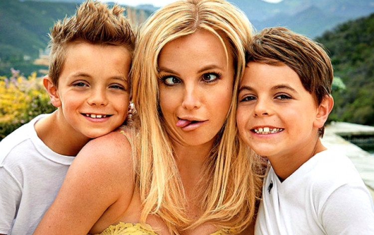 Shokon Britney Spears: Për djemtë e mi jam thjesht një 'idiote' [VIDEO]